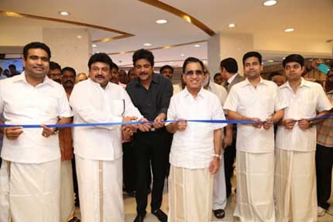 Kalyan Jewellers launches showrooms in Adyar and Chrompet