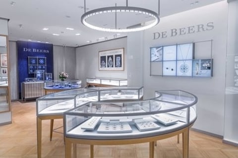 De Beers Diamond Jewellers Unveils New Stores in Moscow and Saudi Arabia