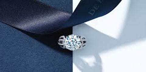 De Beers May sales  slips by 25%