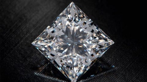 GIA examines world’s largest CVD diamond 