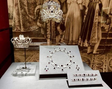 Royal diamond and ruby jewels at Chaumet Exhibition Forum Grimaldi, Monaco. Photo by The World Diamond Museum